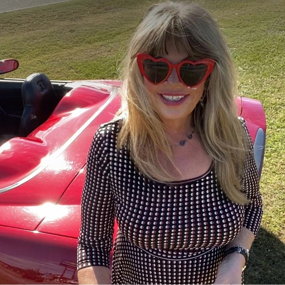 Meet your Posher, **Edna - Picture 8 of 17